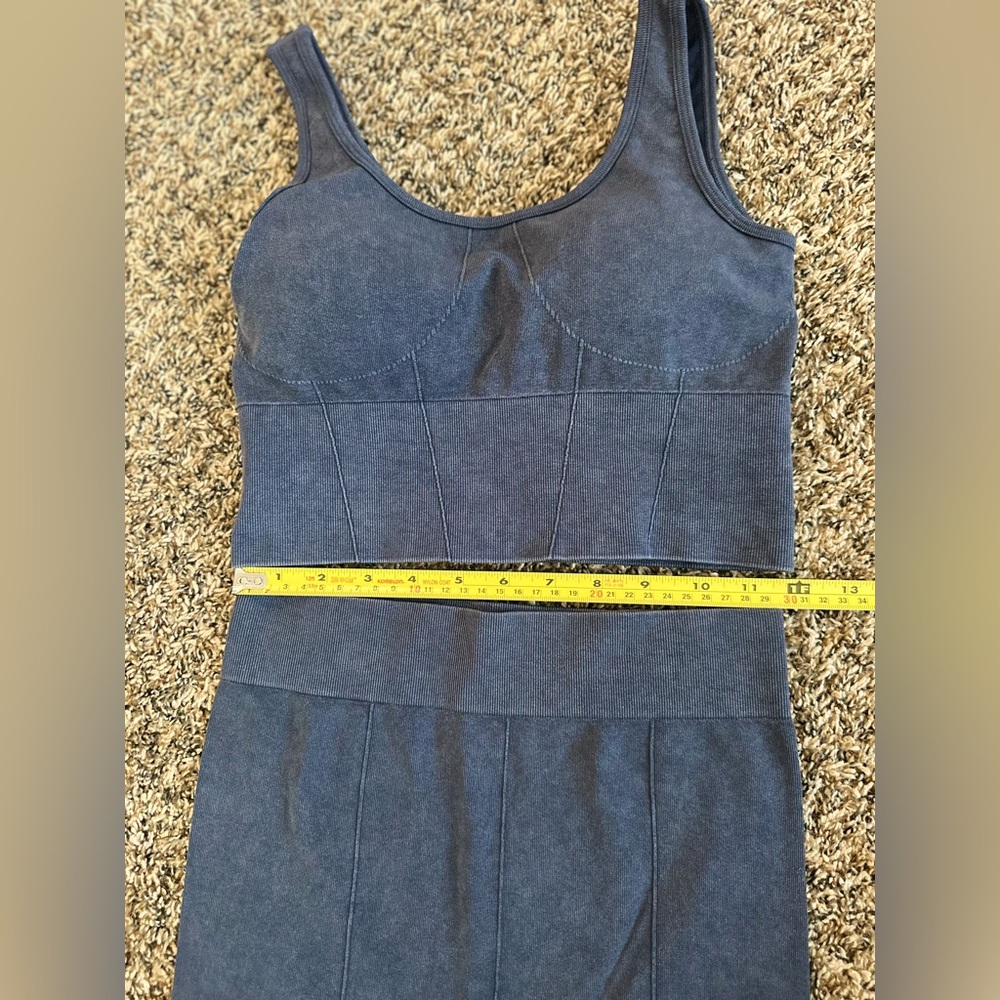 Navy Blue Scoop Cropped Tank and Flare Leggings Set, 2-Piece size SMALL - Picture 8 of 11